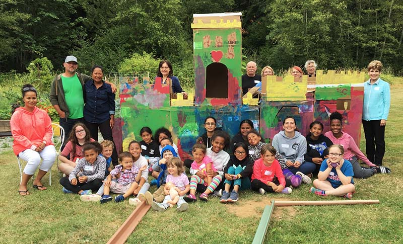 Kids create art-camp fun in Washington town
